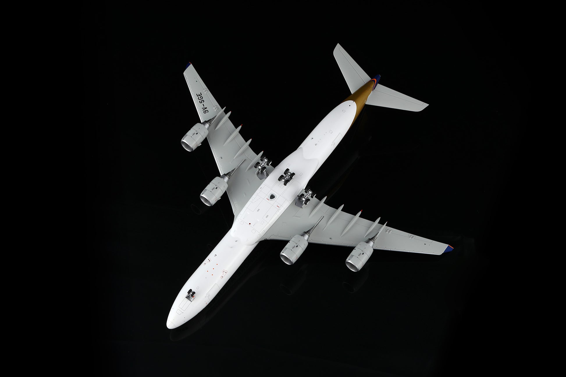 Singapore Airlines A340-500 9V-SGE – image 7