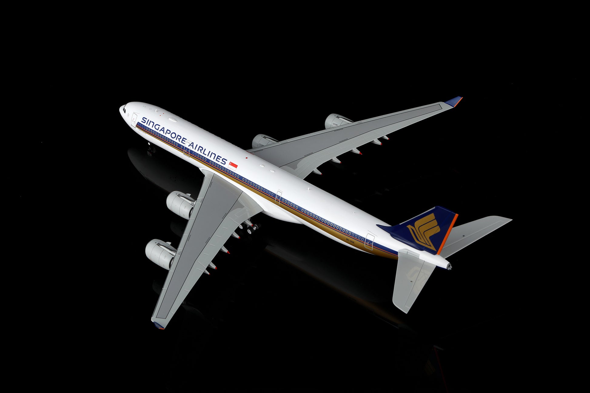 Singapore Airlines A340-500 9V-SGE – image 8