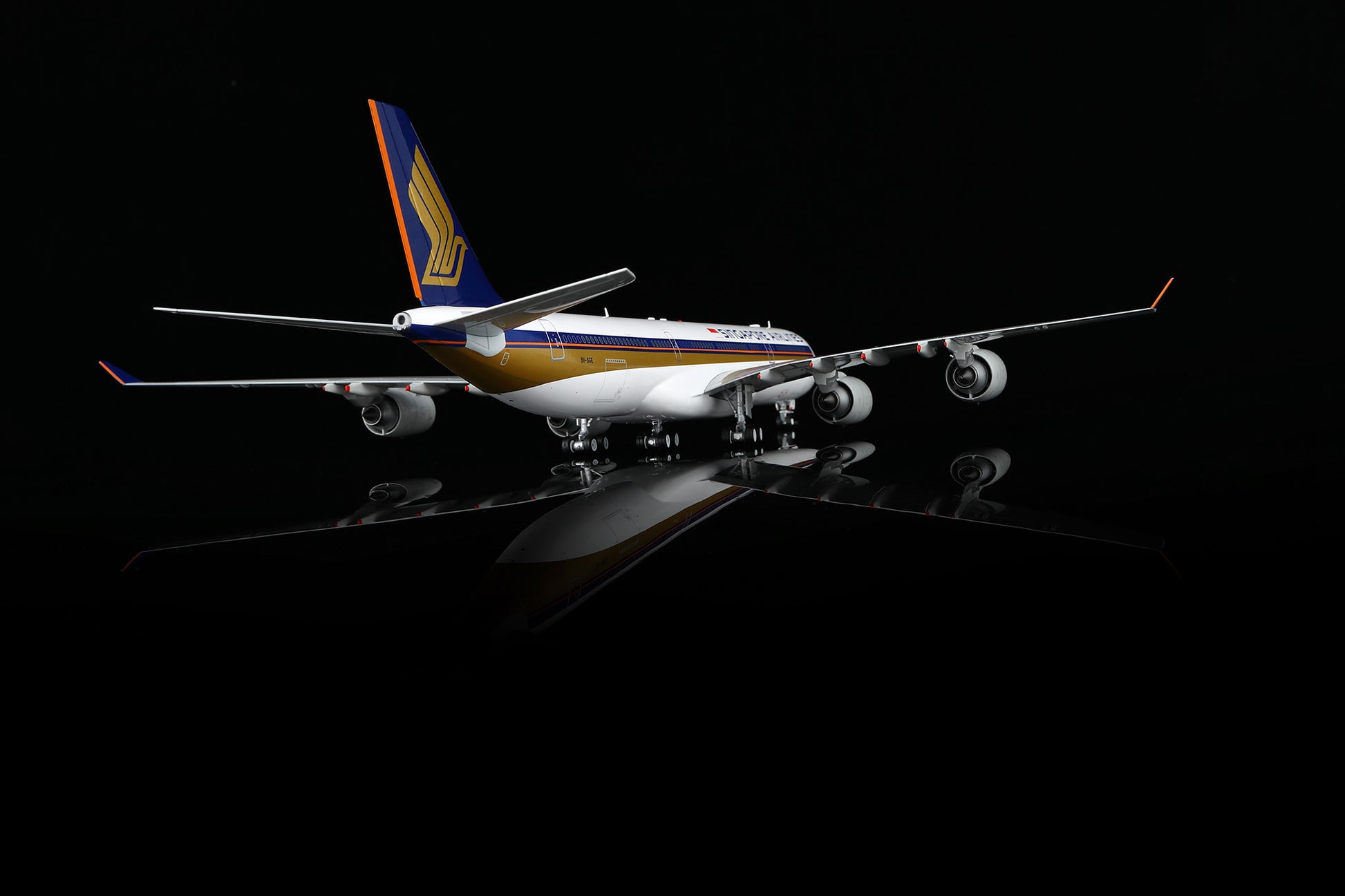 Singapore Airlines A340-500 9V-SGE – image 9