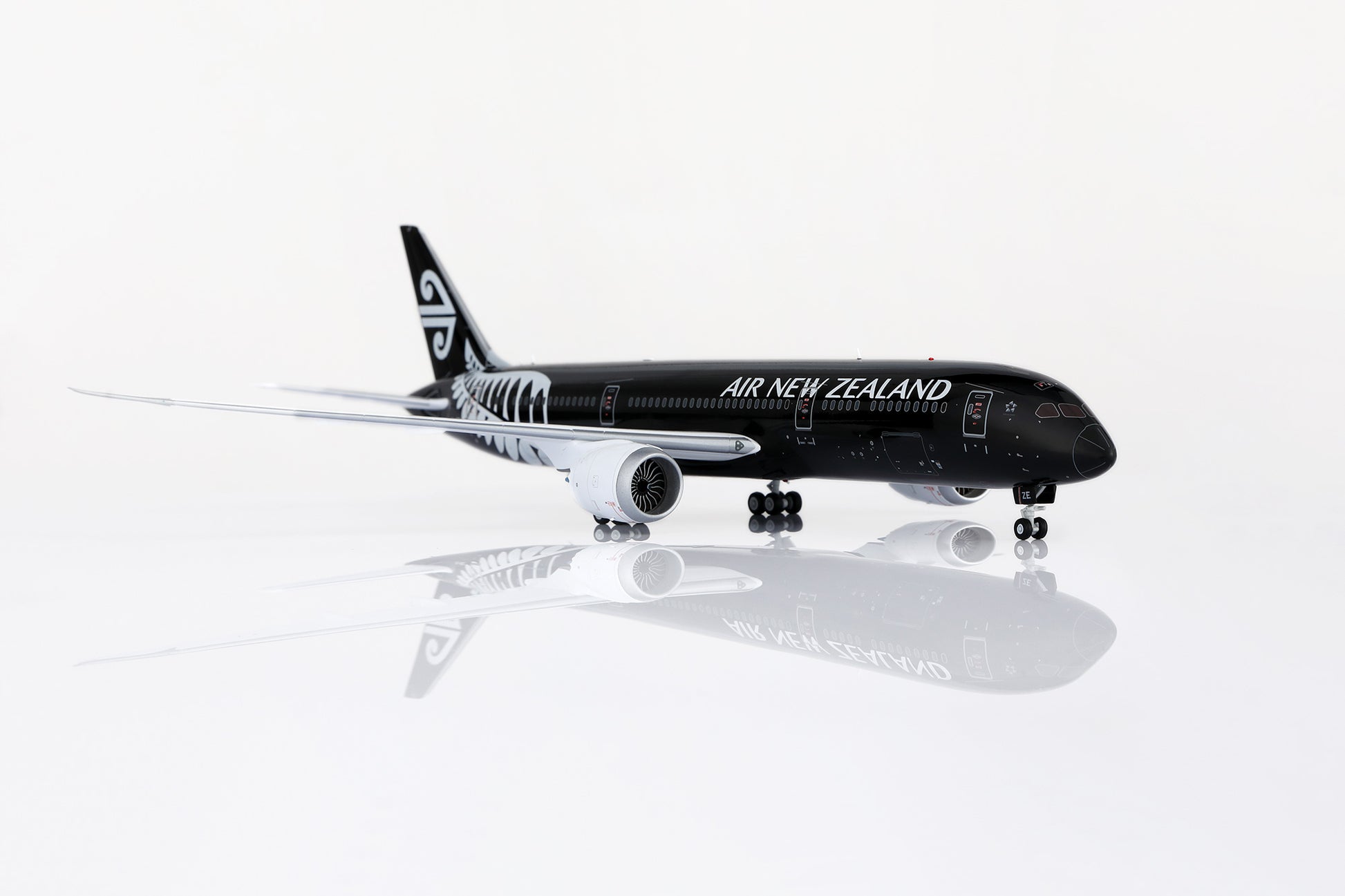 Air New Zealand B787-9 Dreamliner "All Blacks" ZK-NZE – image 4