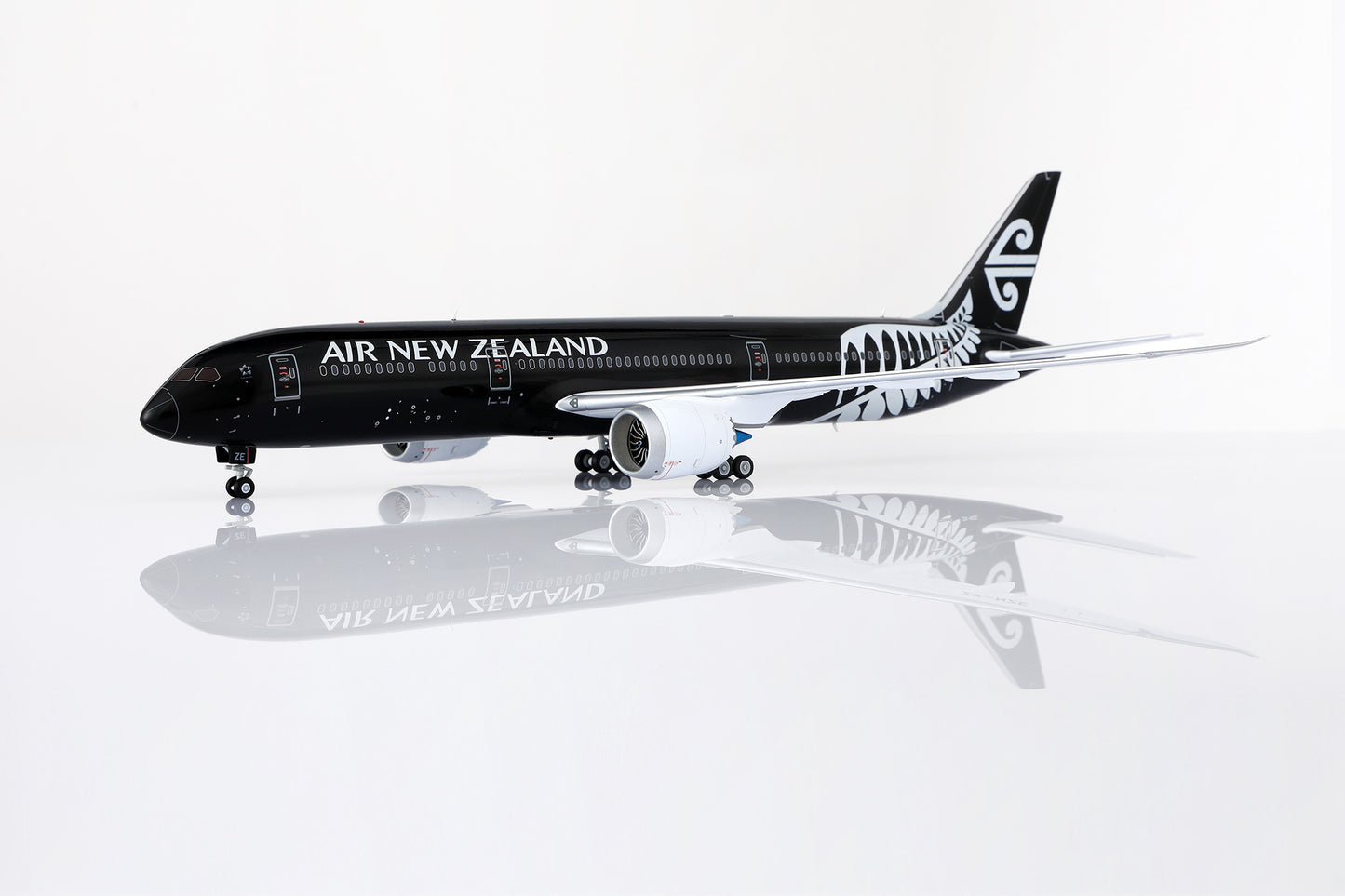Air New Zealand B787-9 Dreamliner "All Blacks" ZK-NZE – image 5
