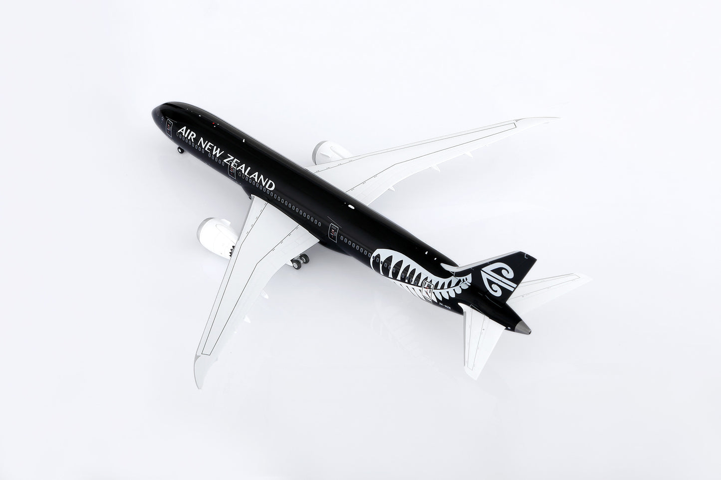 Air New Zealand B787-9 Dreamliner "All Blacks" ZK-NZE – image 9