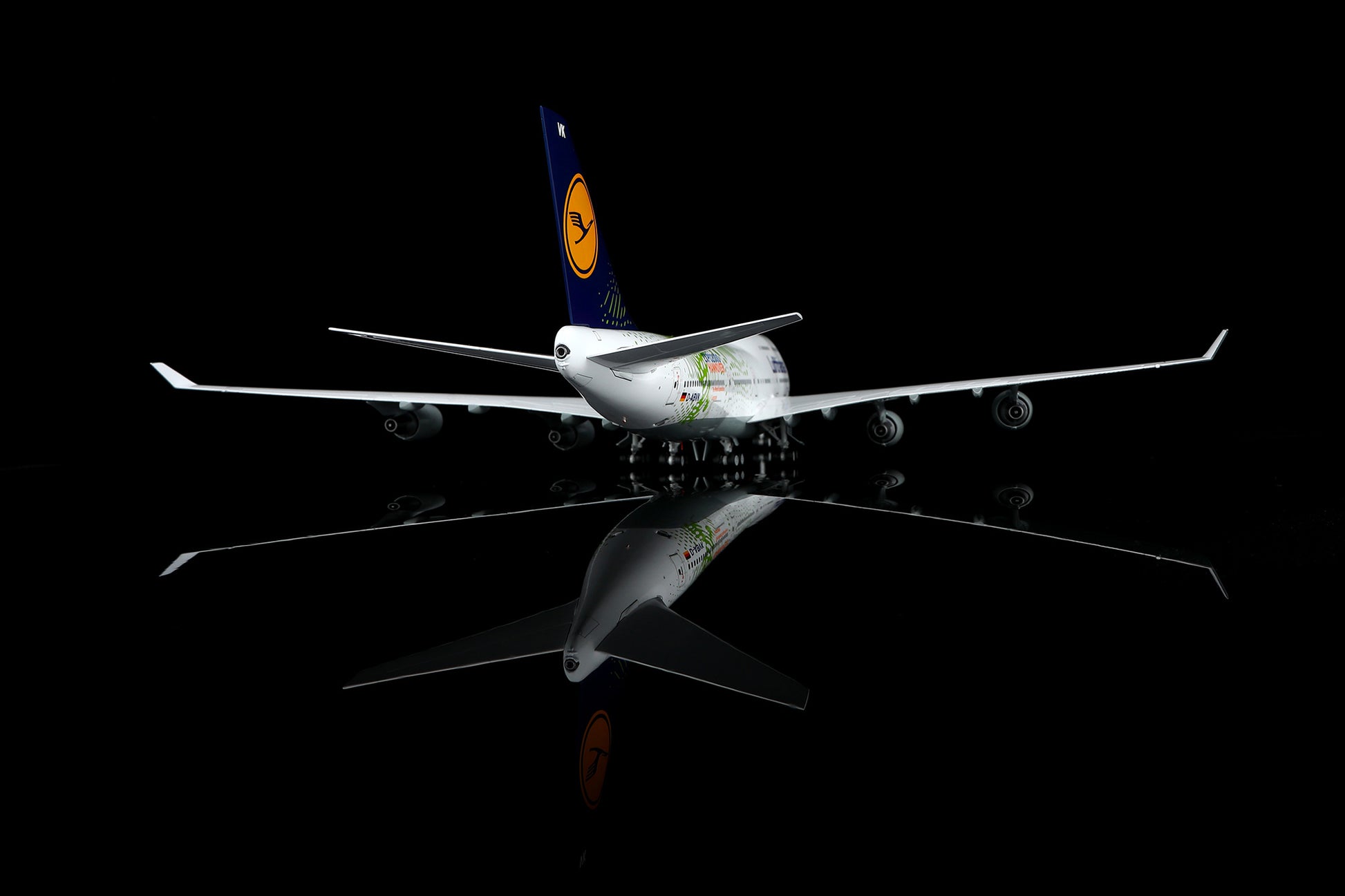 Lufthansa B747-400 "Hannover EXPO 2000" D-ABVK