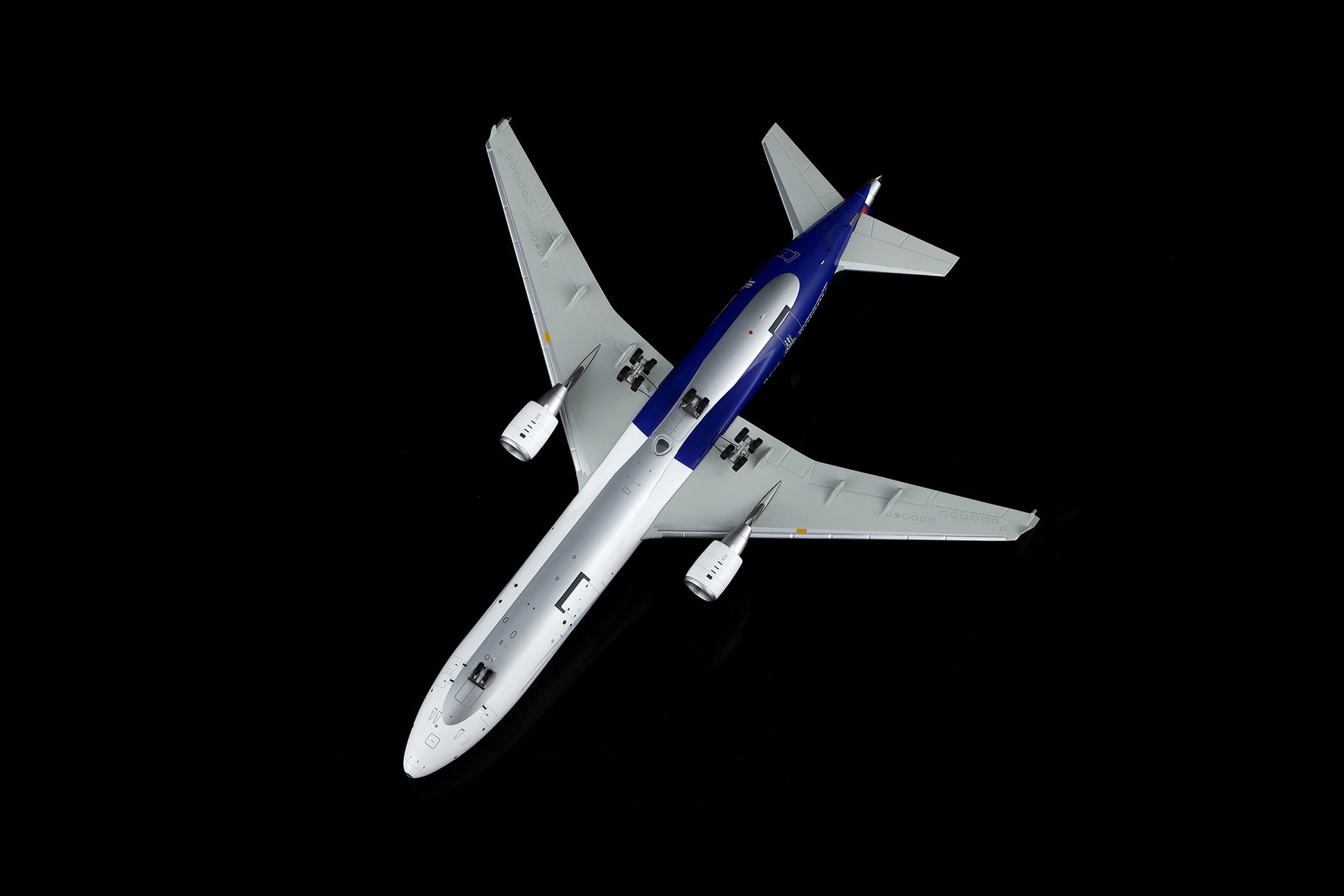 Delta Air Lines McDonnell Douglas MD11 "1996 Olympic Games Atlanta" N812DE – image 9