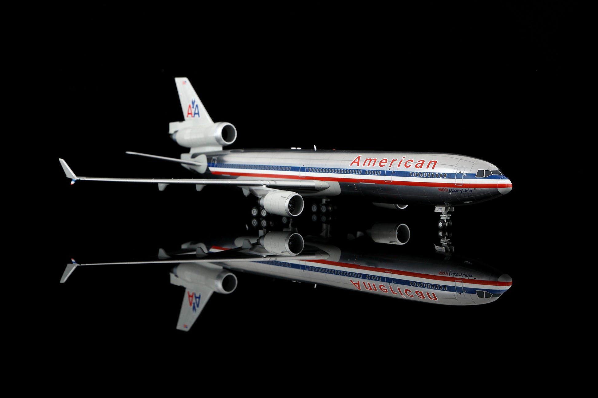 American Airlines MD-11 N1766A