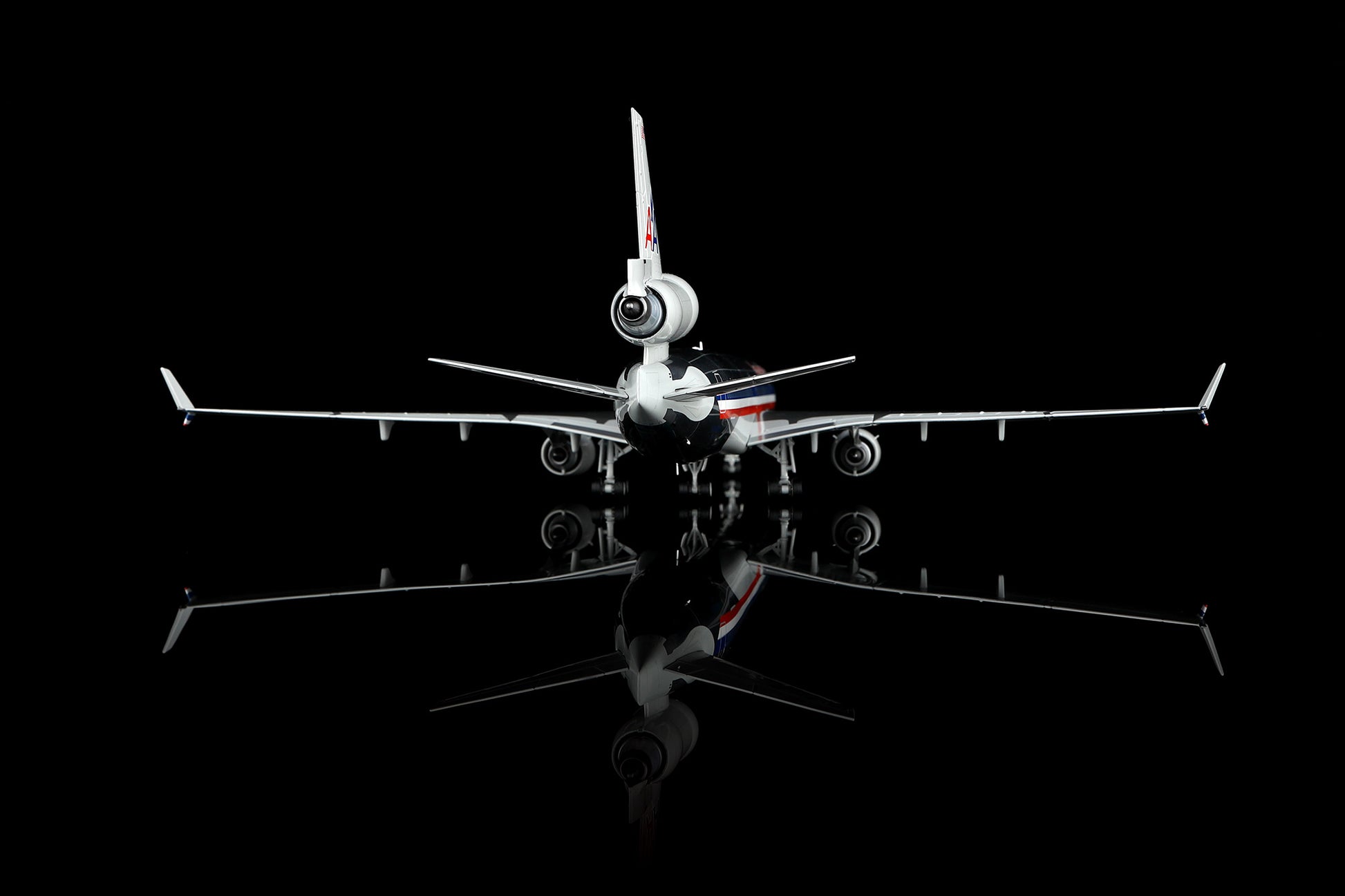 American Airlines MD-11 N1766A