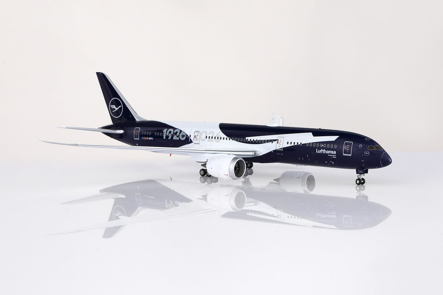 Lufthansa B787-9 "Lufthansa 100th Anniversary" D-ABPU 3
