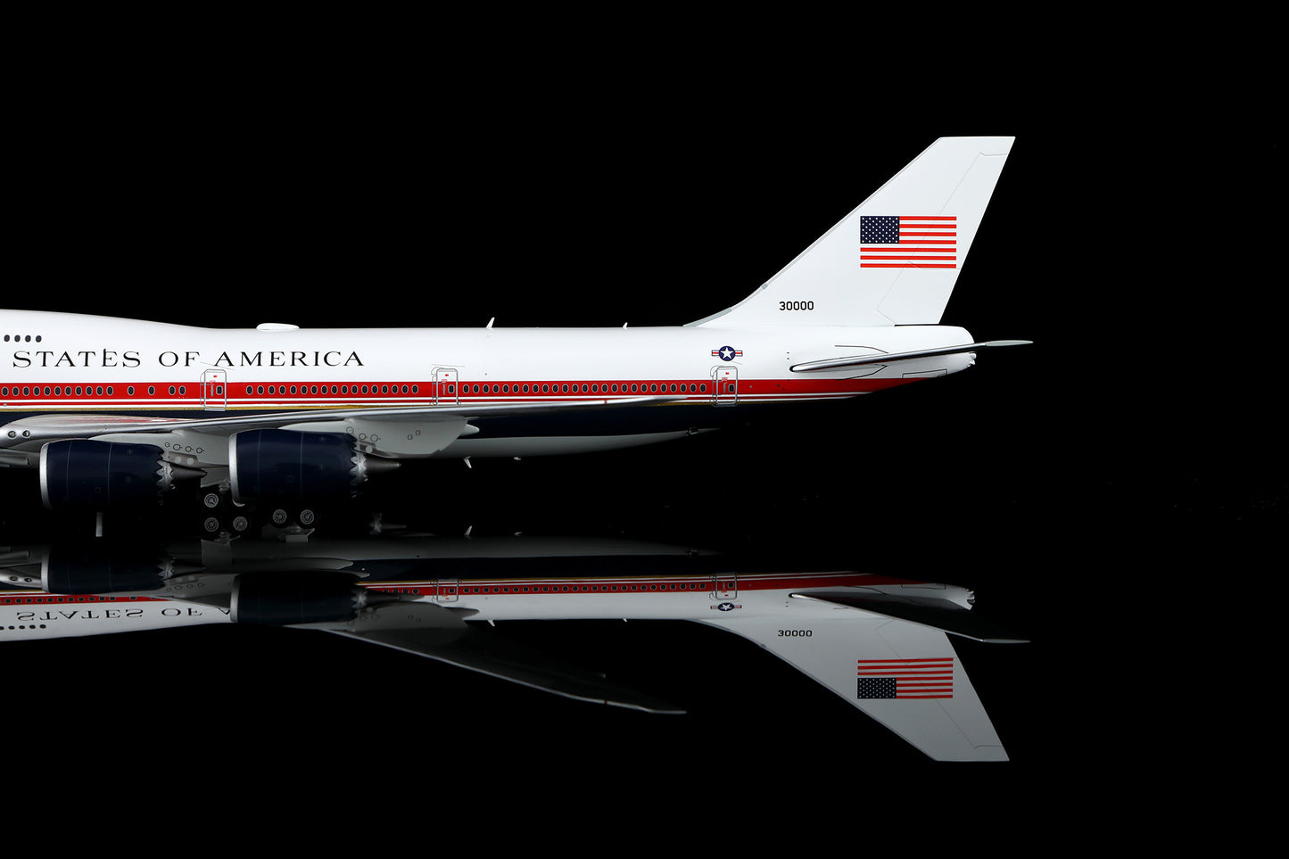 United States Air Force B747-8 30000 – image 5