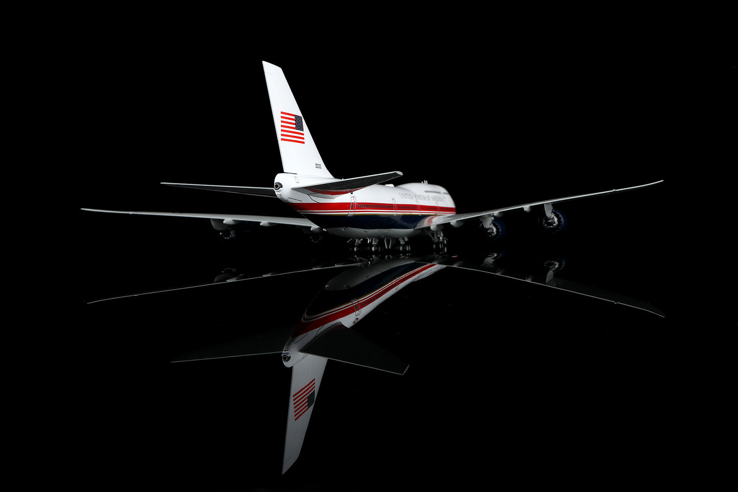 United States Air Force B747-8 30000 – image 9