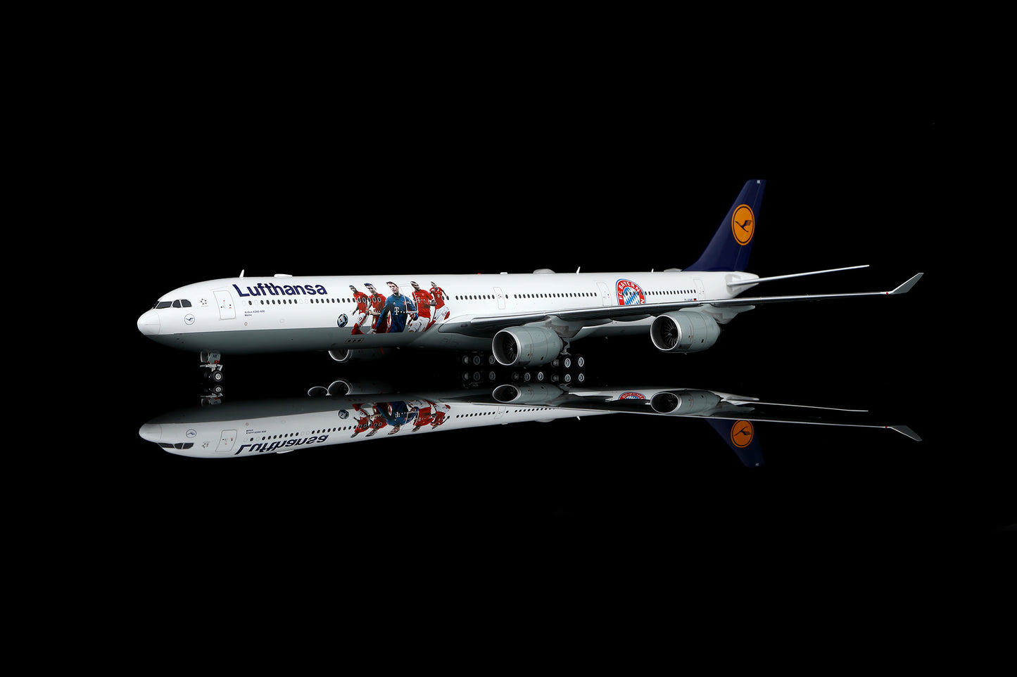 Lufthansa A340-600 "FC Bayern München" D-AIHK – image 5