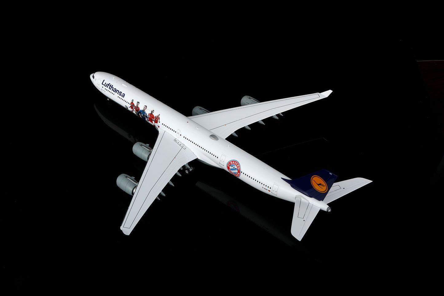 Lufthansa A340-600 "FC Bayern München" D-AIHK – image 10