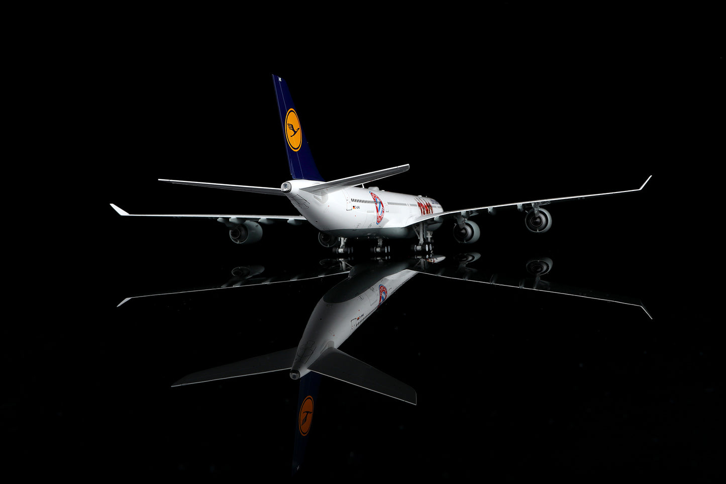 Lufthansa A340-600 "FC Bayern München" D-AIHK – image 11