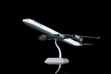 Lufthansa A340-600 D-AIHY – image 2