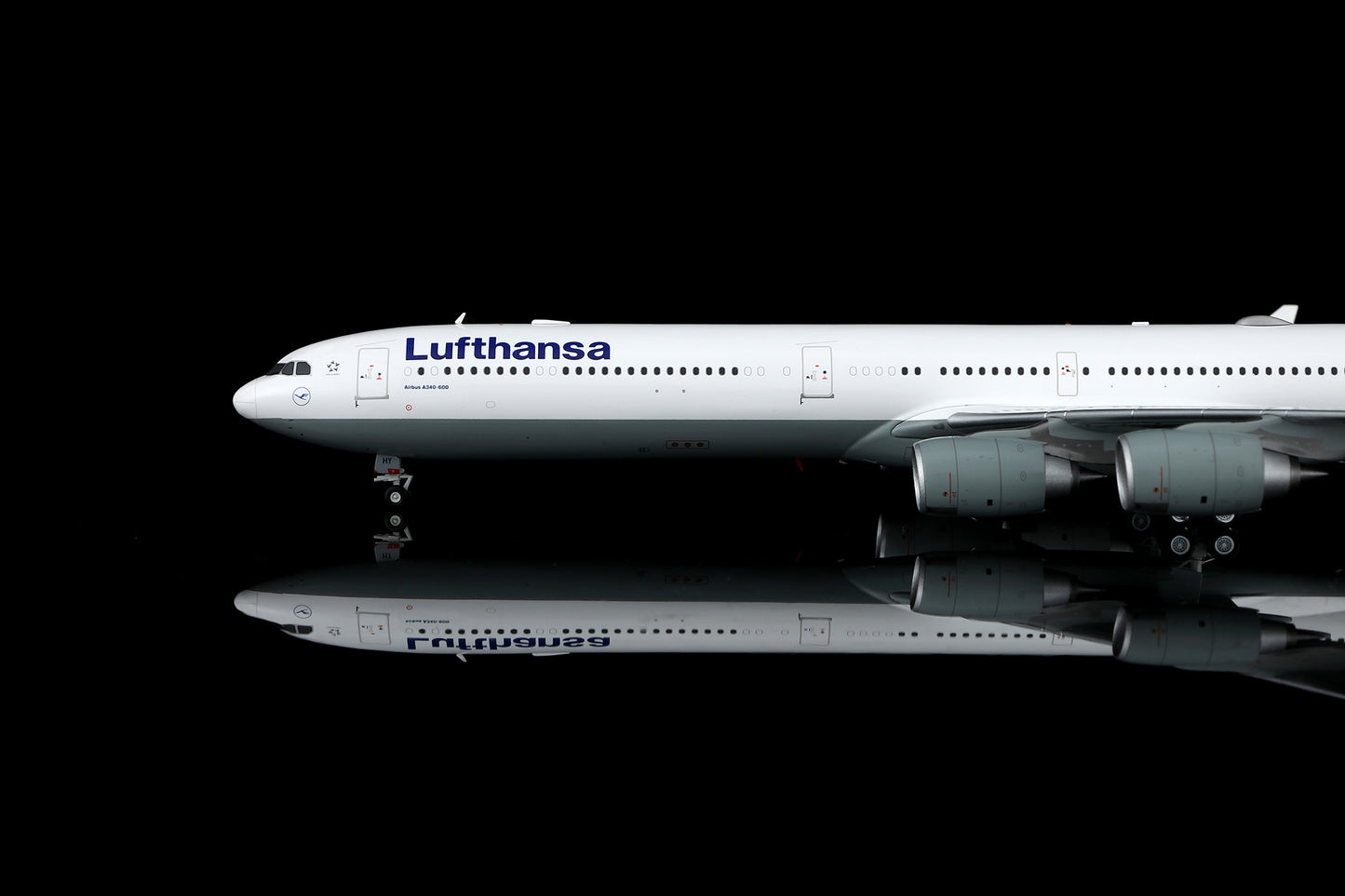 Lufthansa A340-600 D-AIHY – image 4