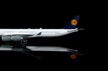 Lufthansa A340-600 D-AIHY – image 5