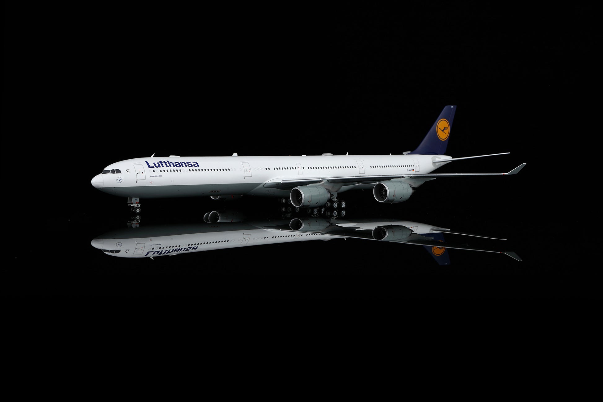Lufthansa A340-600 D-AIHY – image 6