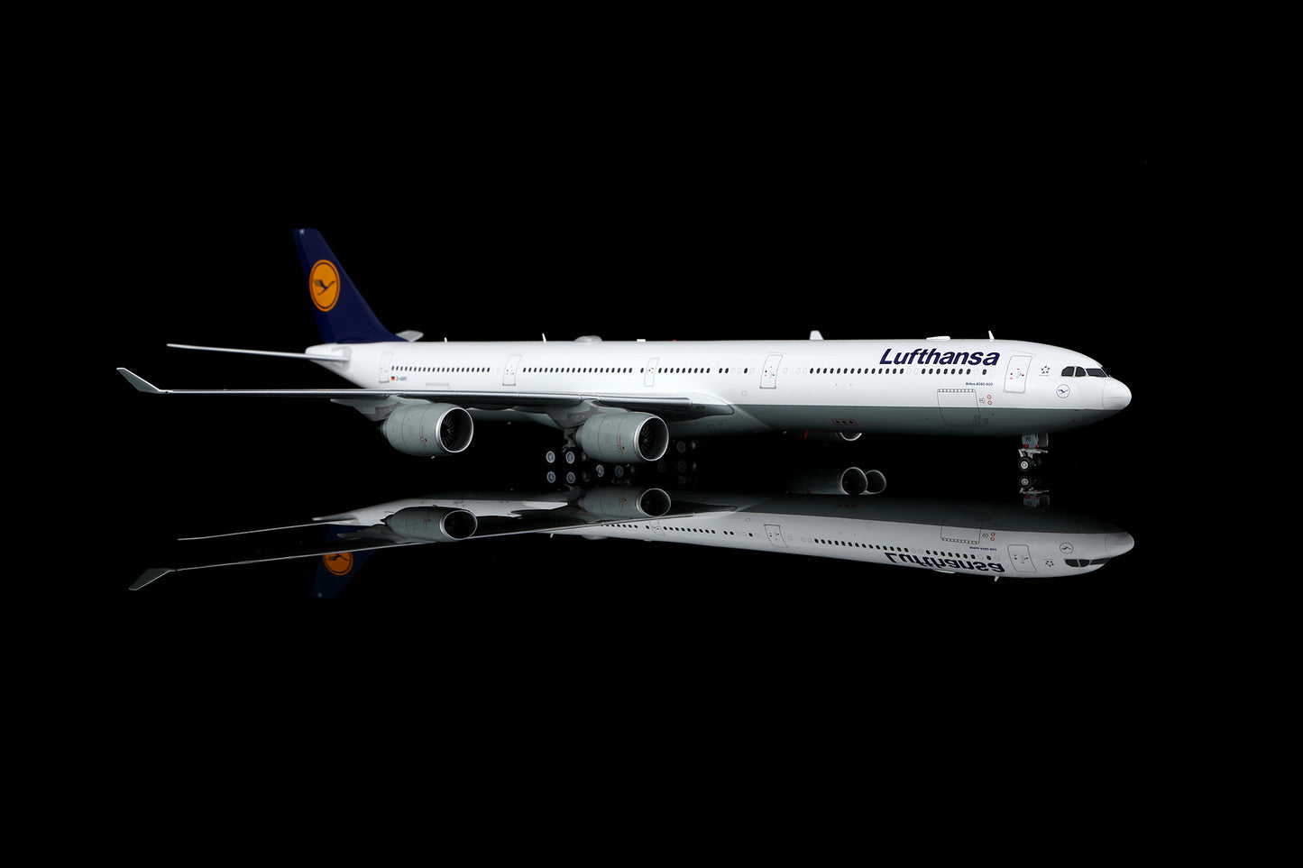 Lufthansa A340-600 D-AIHY – image 7