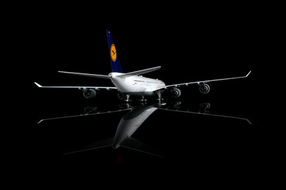 Lufthansa A340-600 D-AIHY – image 9