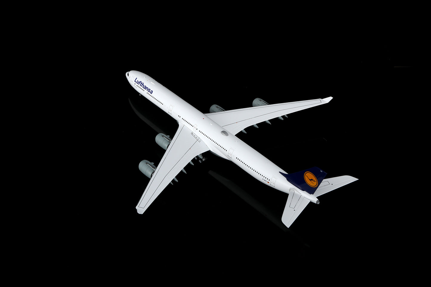 Lufthansa A340-600 D-AIHY – image 10