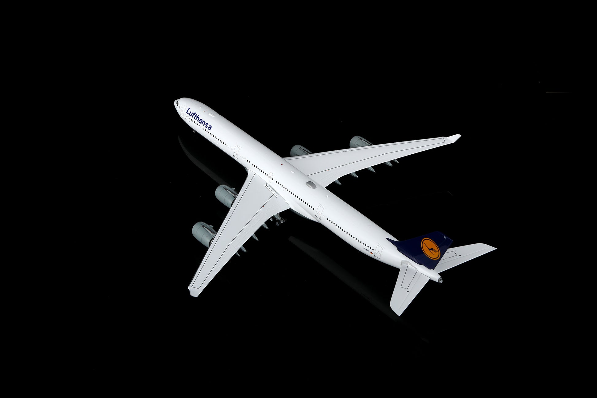 Lufthansa A340-600 D-AIHY – image 10