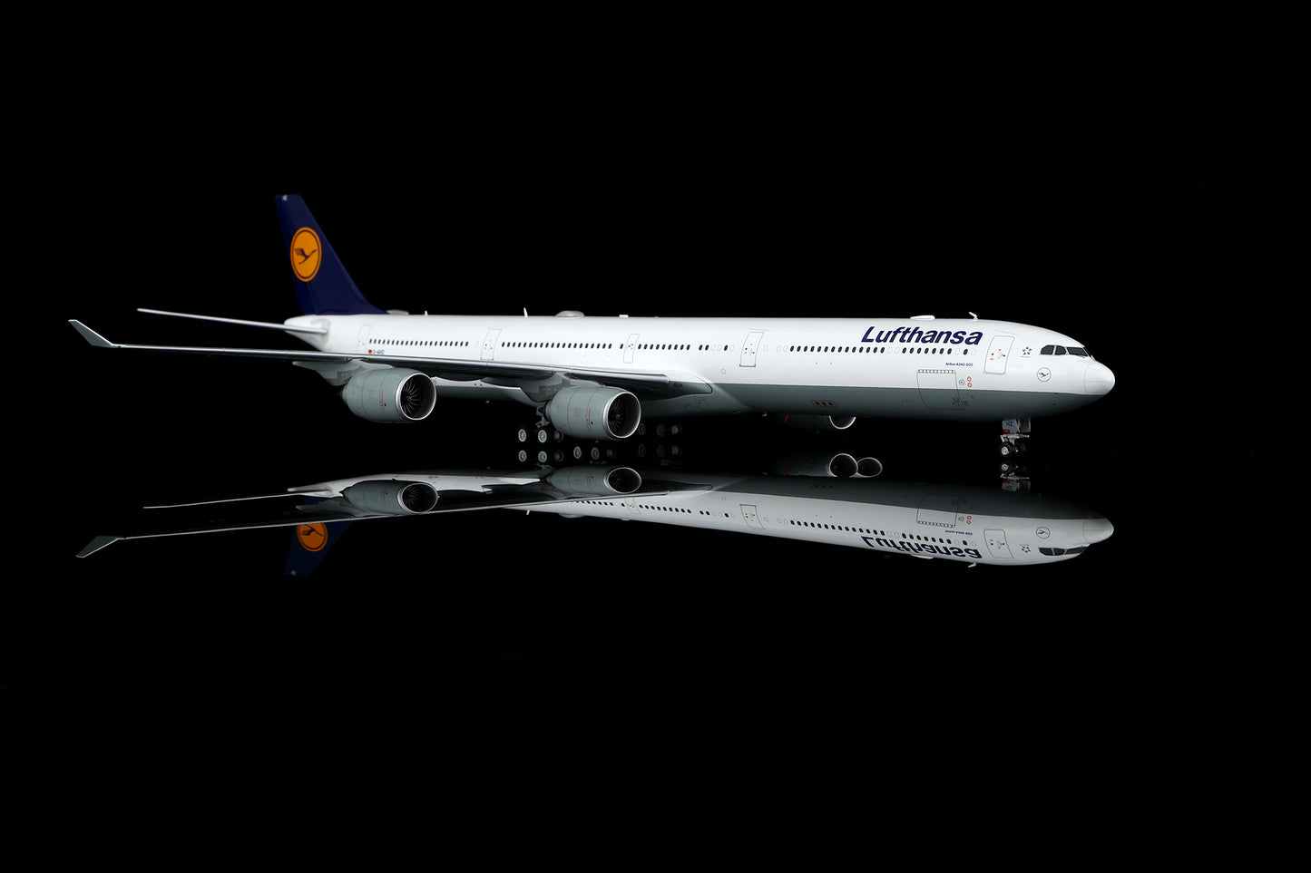 Lufthansa A340-600 D-AIHZ – image 6