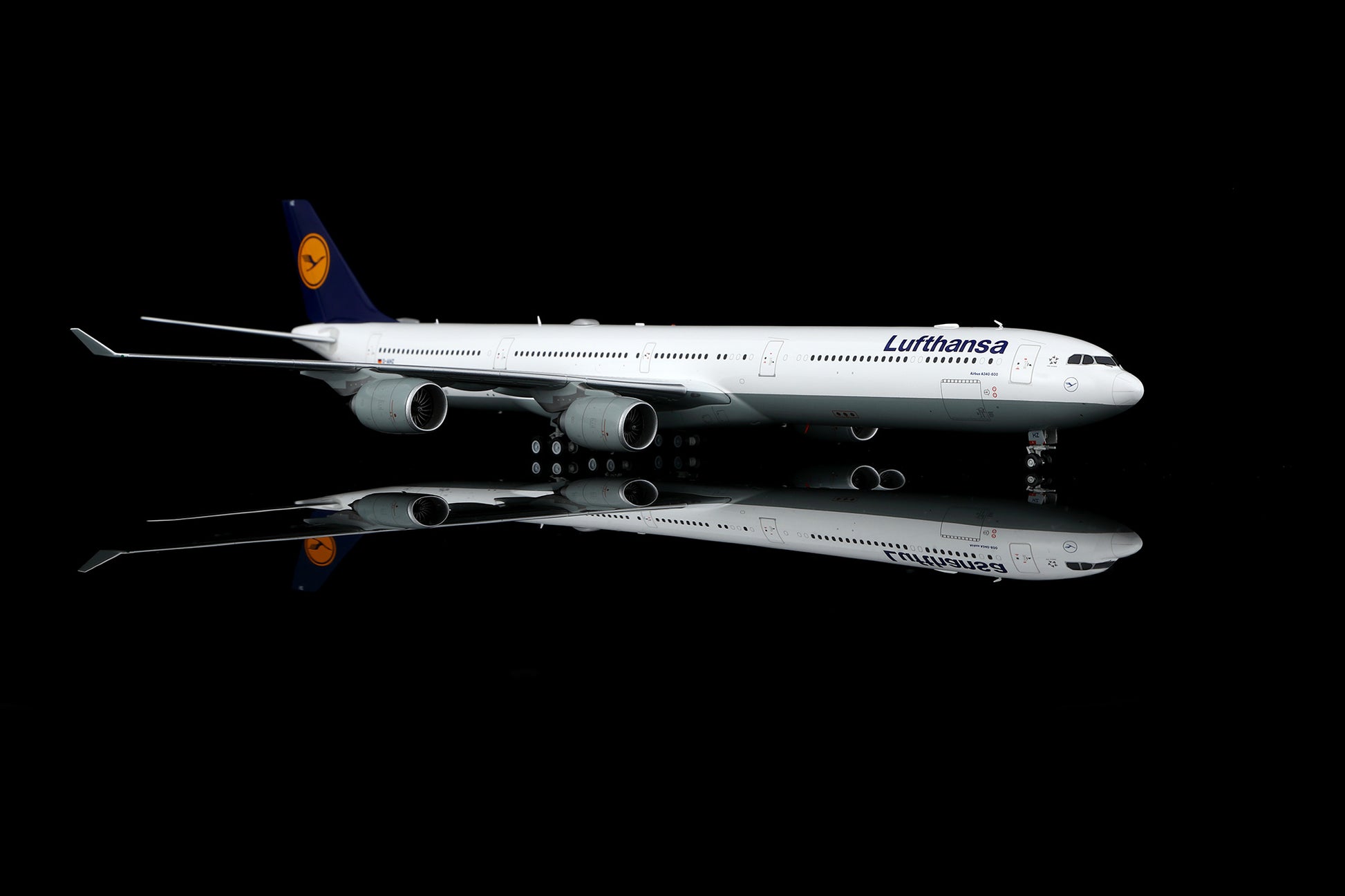 Lufthansa A340-600 D-AIHZ – image 6
