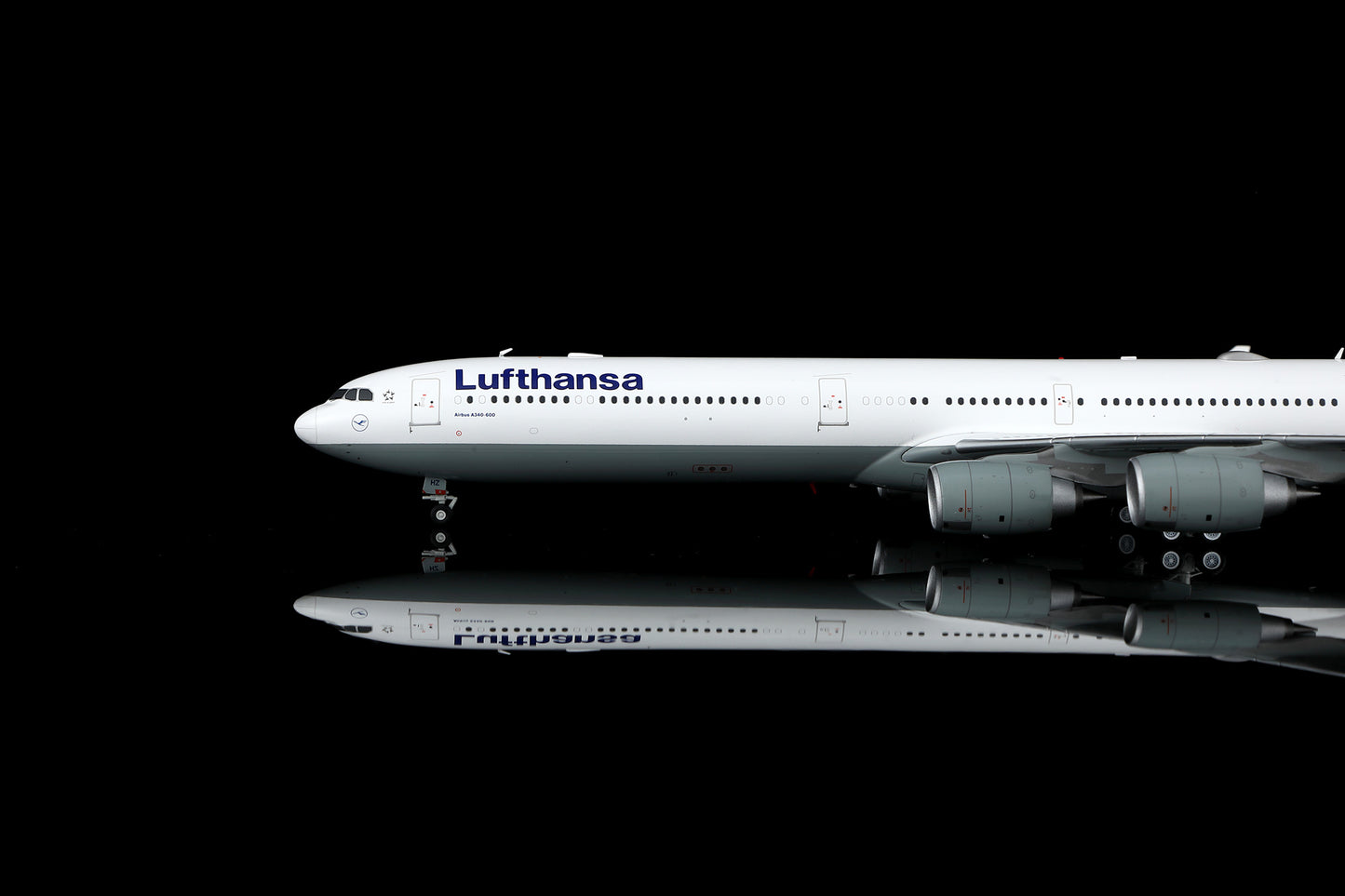 Lufthansa A340-600 D-AIHZ – image 7