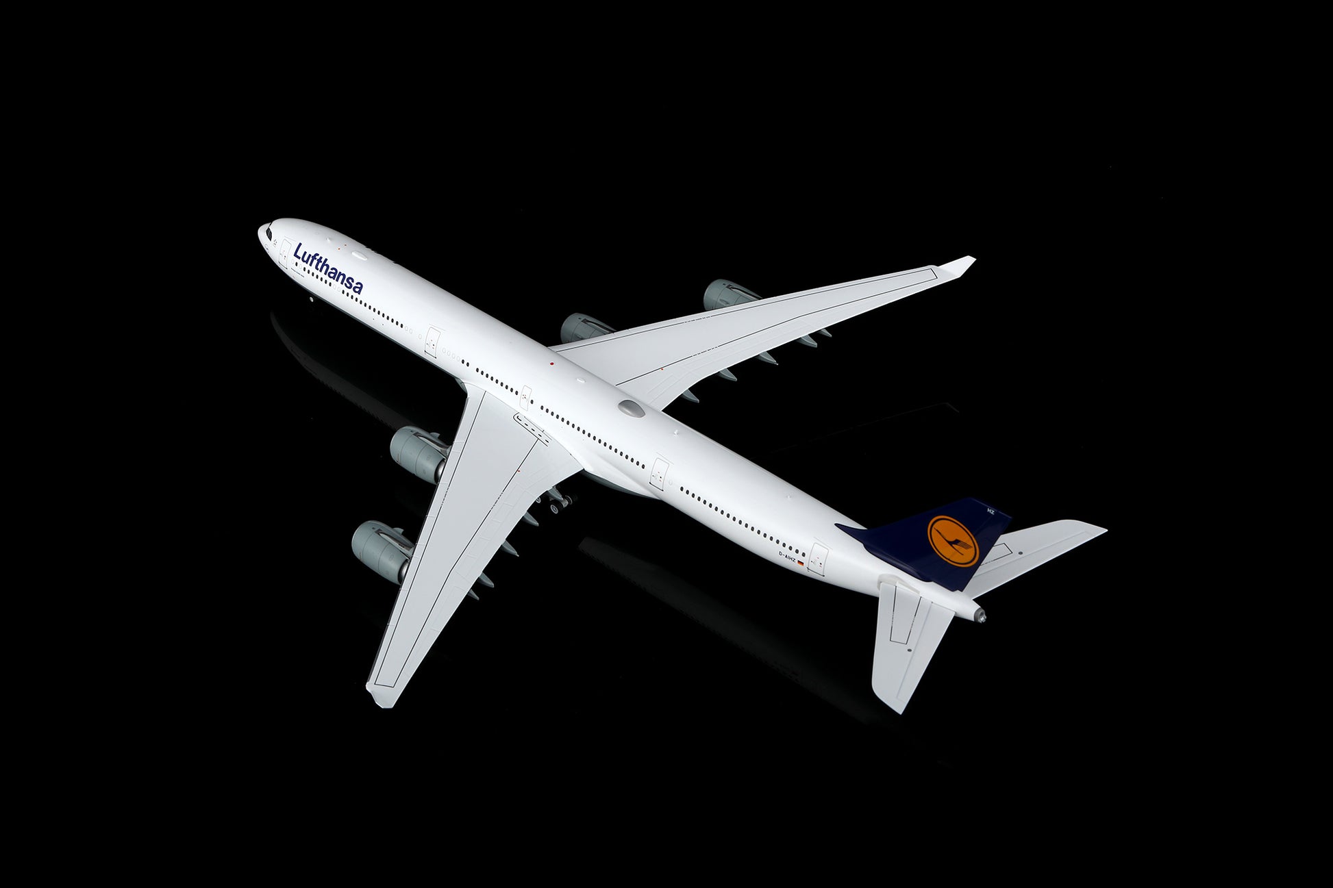 Lufthansa A340-600 D-AIHZ – image 10