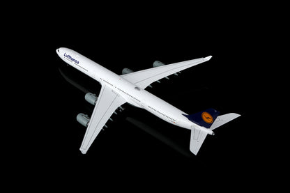 Lufthansa A340-600 D-AIHZ – image 10