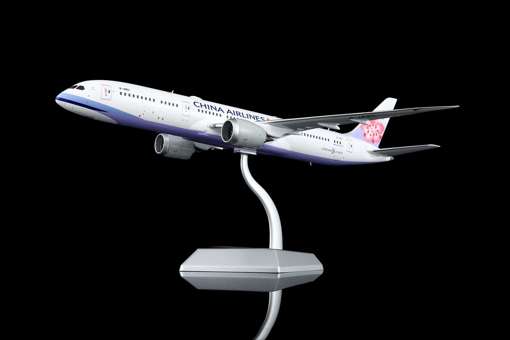 China Airlines B787-9 B-18811 8