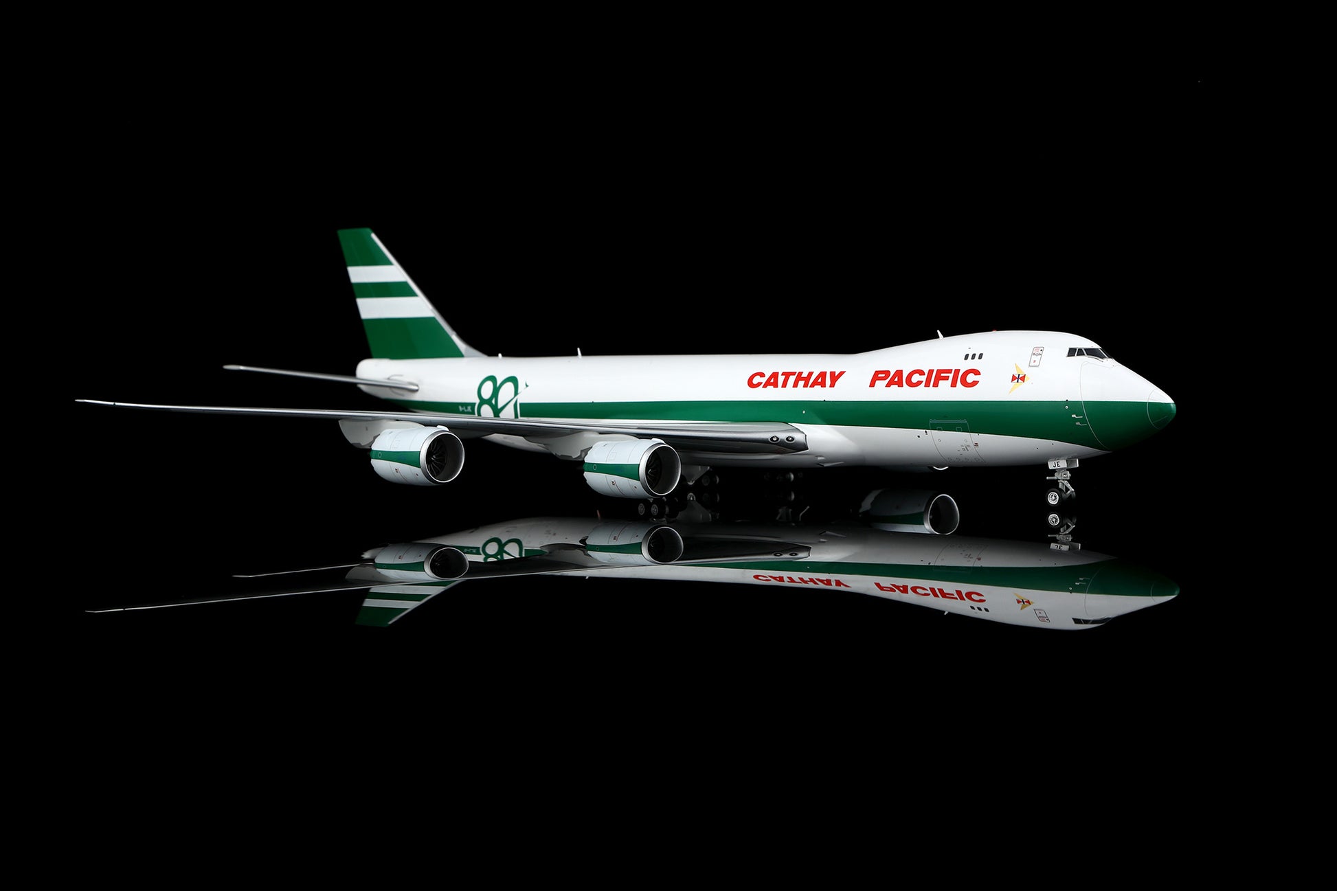 Cathay Pacific B747-8F "80th Anniversary Retro" B-LJE