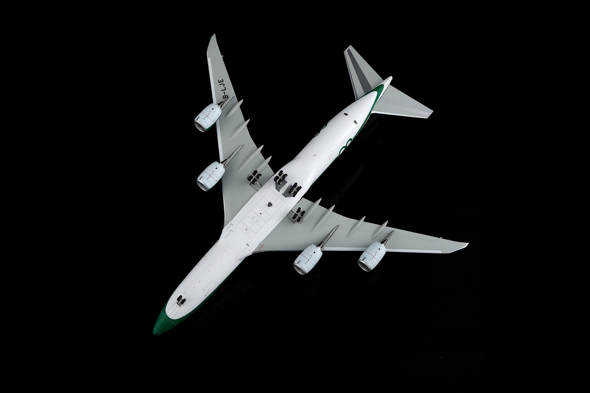 Cathay Pacific B747-8F "80th Anniversary Retro" B-LJE
