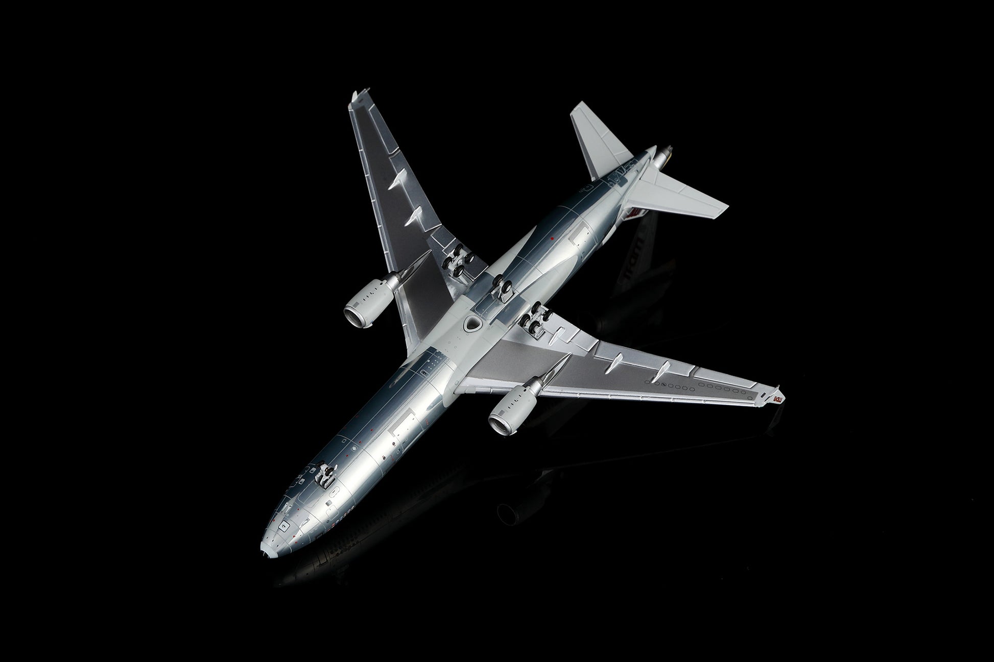 McDonnell Douglas MD-11 N111MD Standard Version image 2