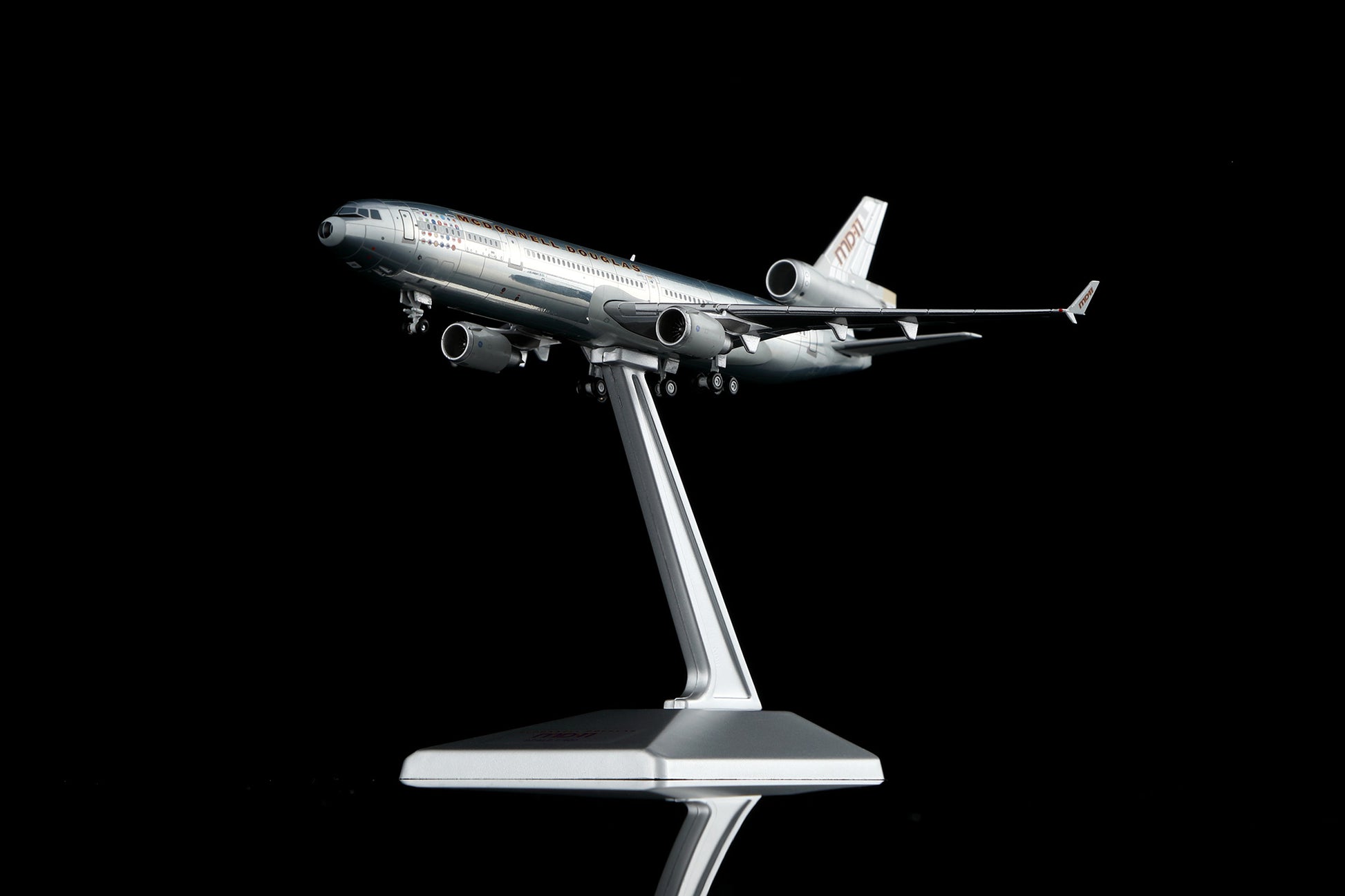 McDonnell Douglas MD-11 N111MD Standard Version image 6