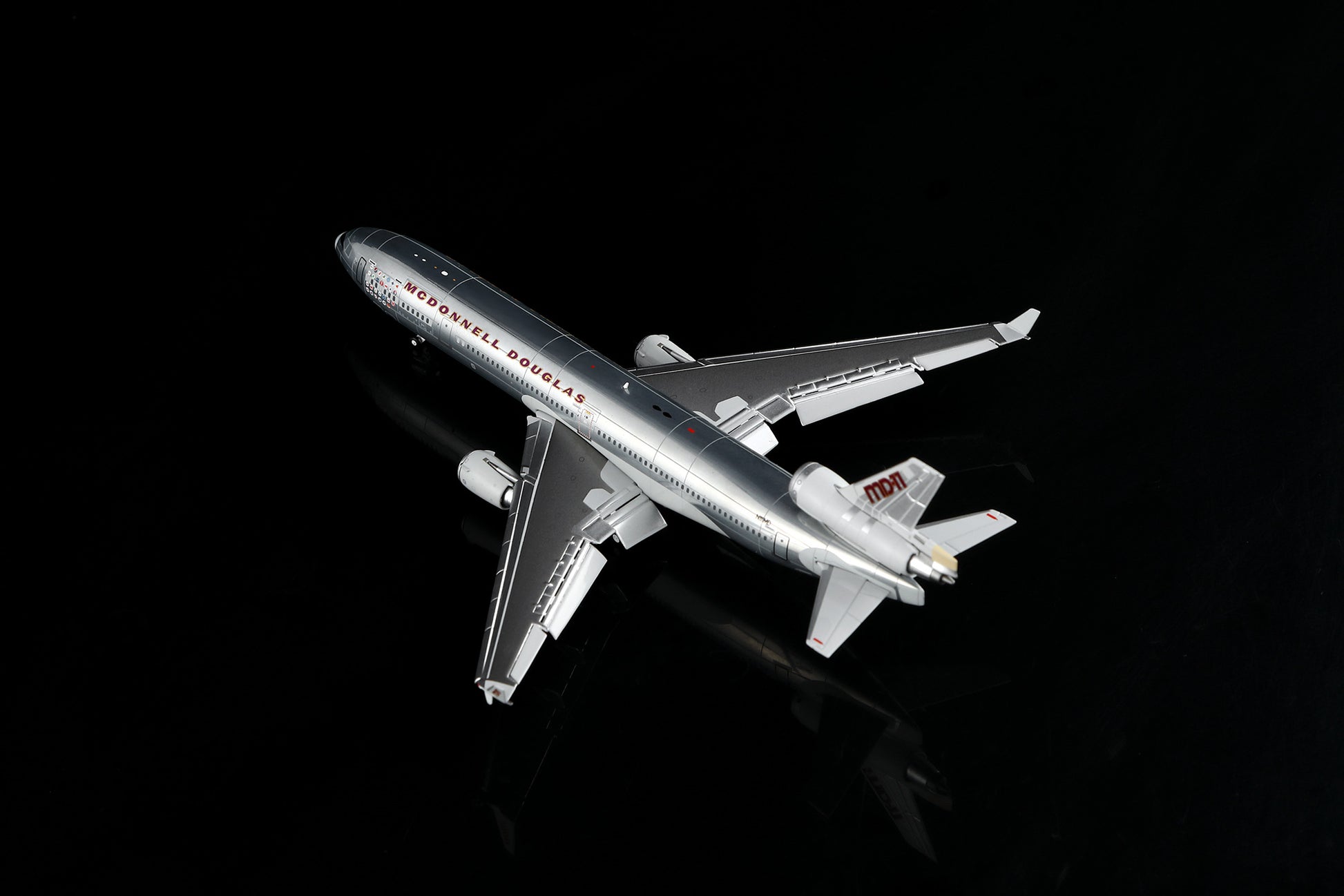 McDonnell Douglas MD-11 N111MD Flap-down image 14