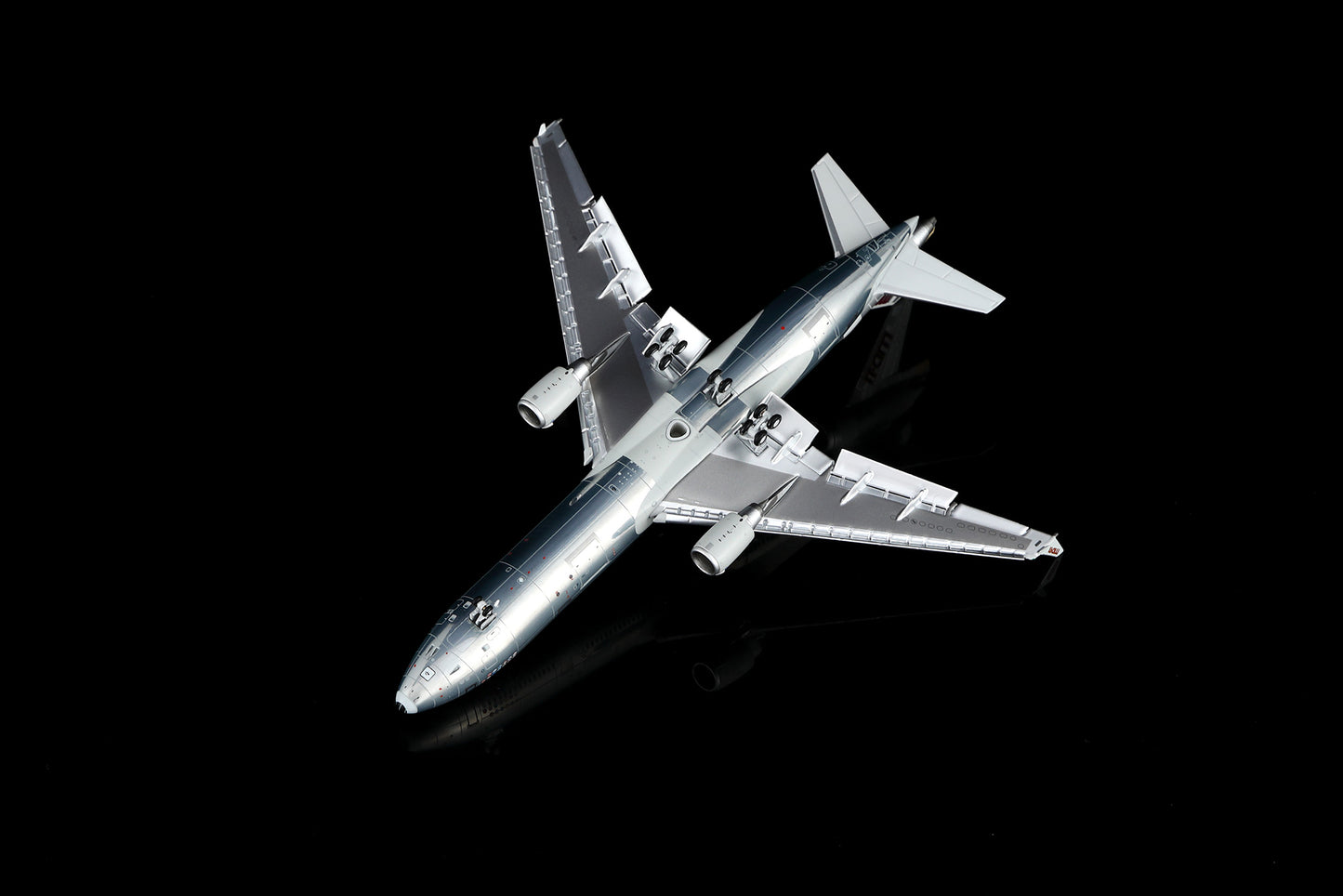 McDonnell Douglas MD-11 N111MD Flap-down image 15