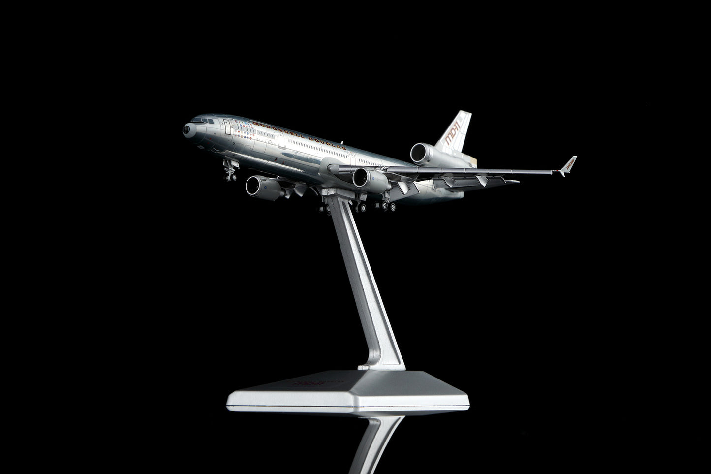 McDonnell Douglas MD-11 N111MD Flap-down image 17