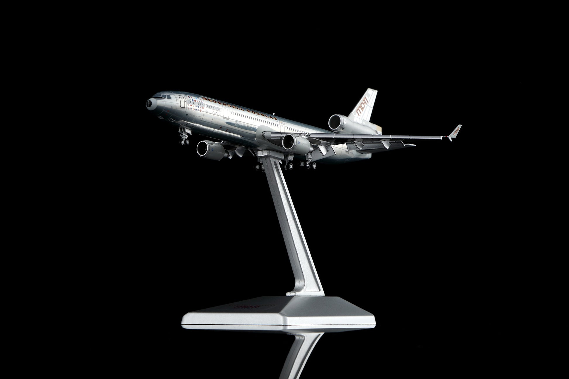 McDonnell Douglas MD-11 N111MD Flap-down image 17