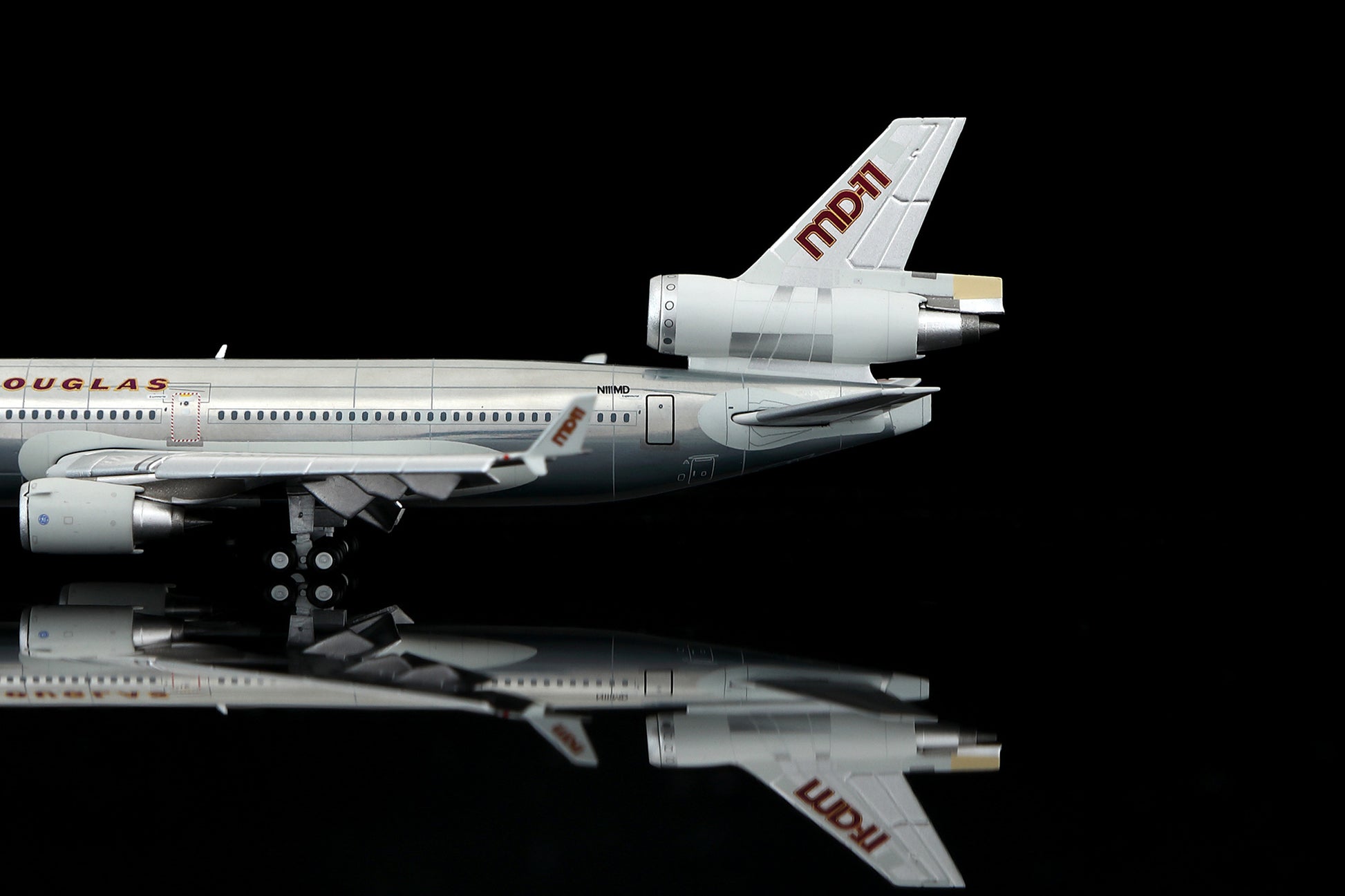 McDonnell Douglas MD-11 N111MD Flap-down image 22