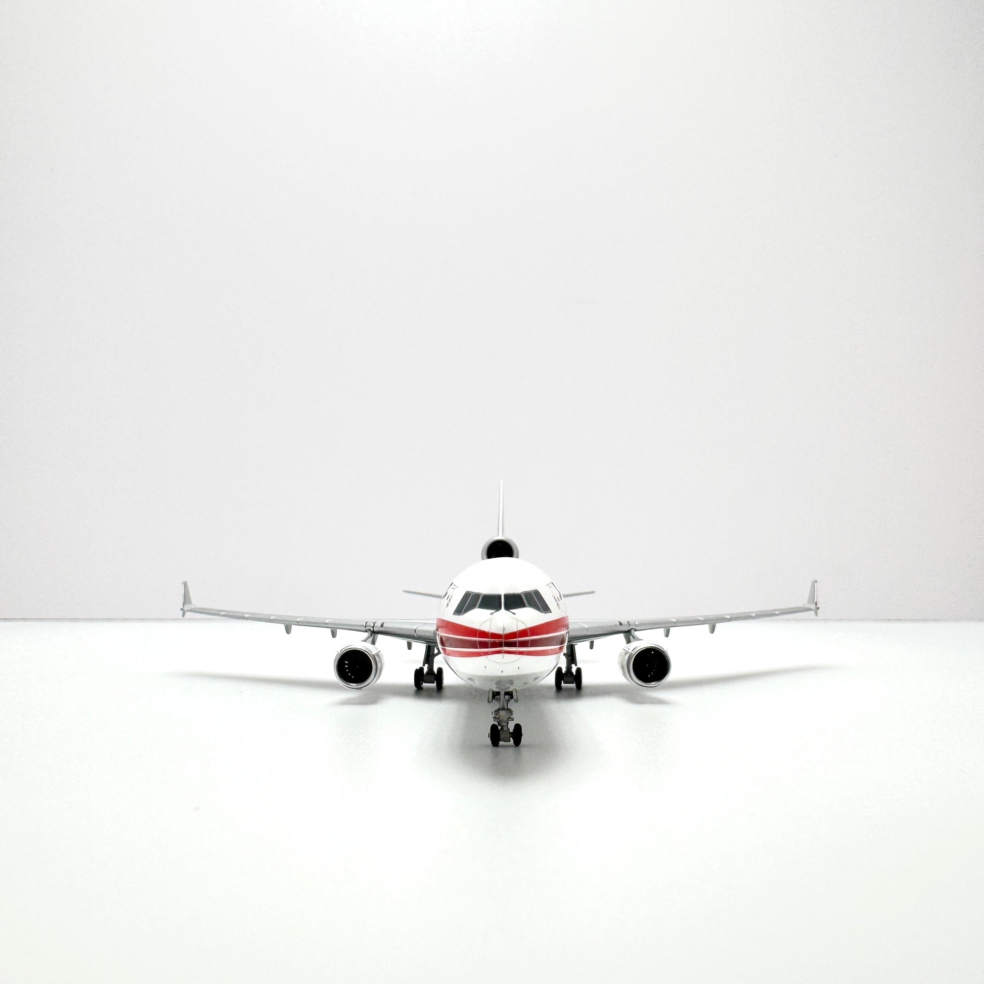Shanghai Airlines MD-11 Reg. B-2177 image 9