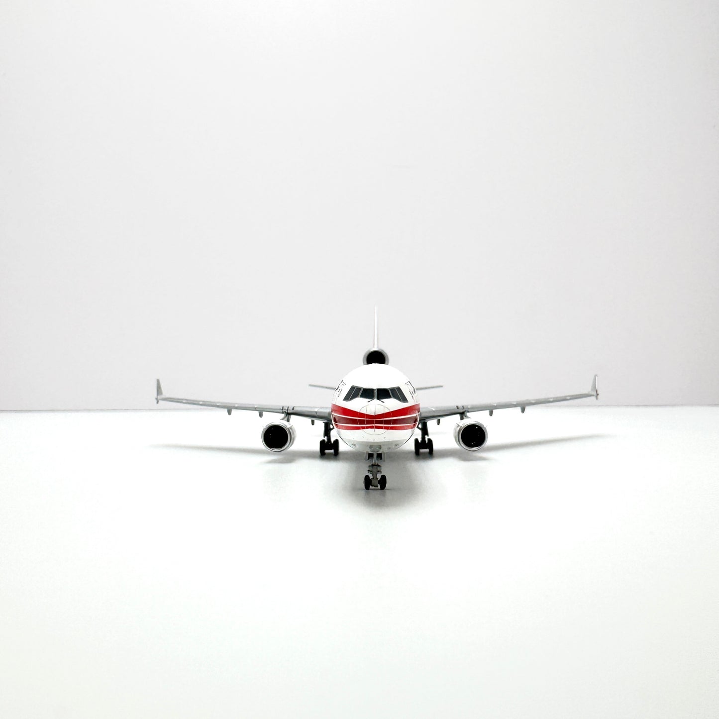 Shanghai Airlines MD-11 Reg. B-2178 image 9