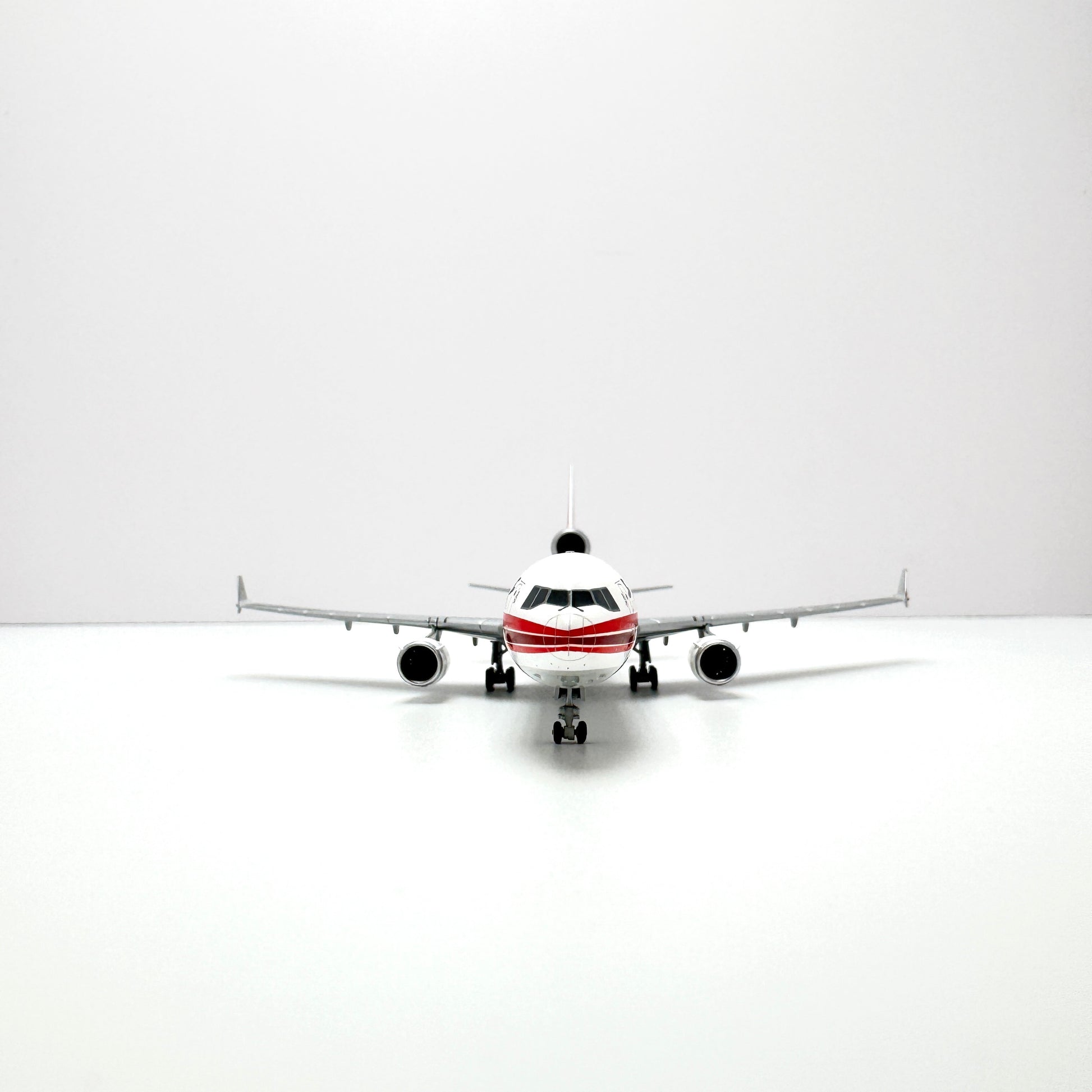 Shanghai Airlines MD-11 Reg. B-2178 image 9