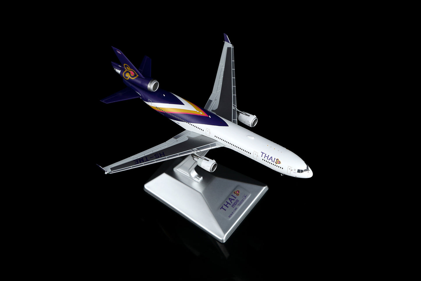 THAI Airways MD-11 HS-TME Standard Version image 12