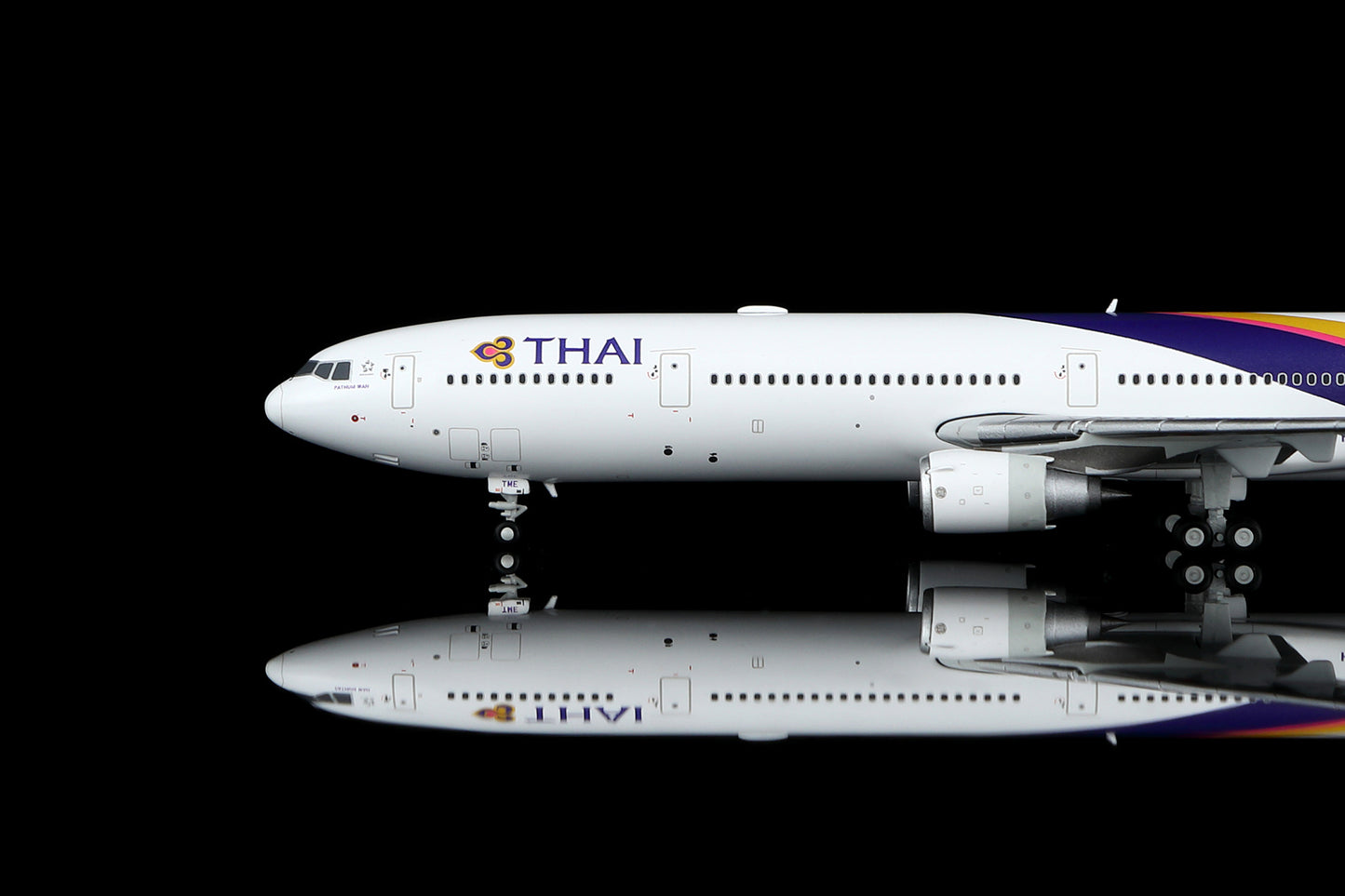 THAI Airways MD-11 HS-TME Standard Version image 2