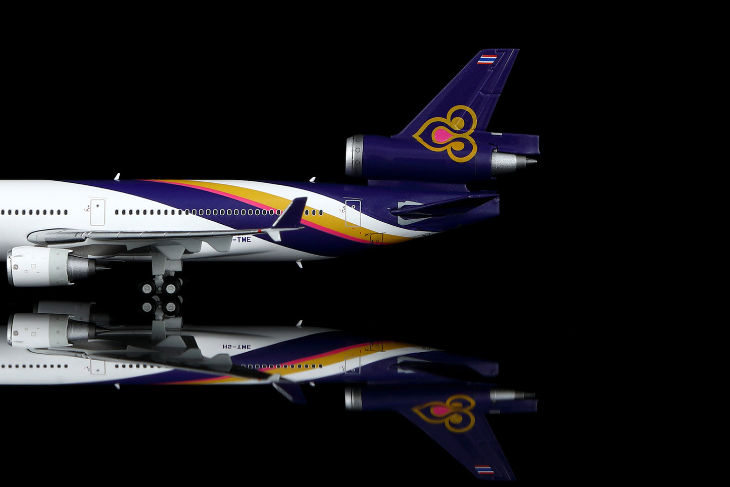 THAI Airways MD-11 HS-TME Standard Version image 3