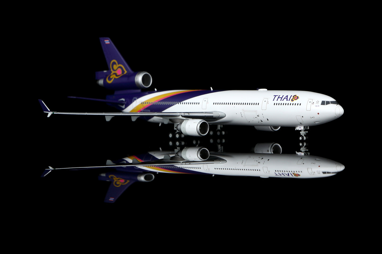 THAI Airways MD-11 HS-TME Standard Version image 5