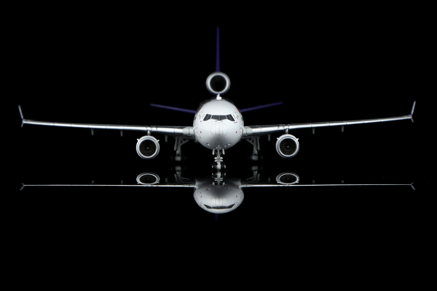 THAI Airways MD-11 HS-TME Standard Version image 6