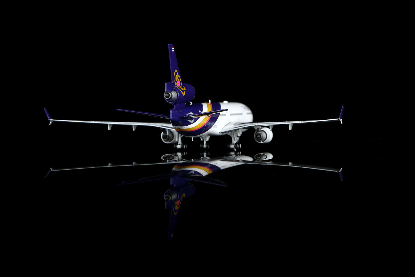 THAI Airways MD-11 HS-TME Standard Version image 7