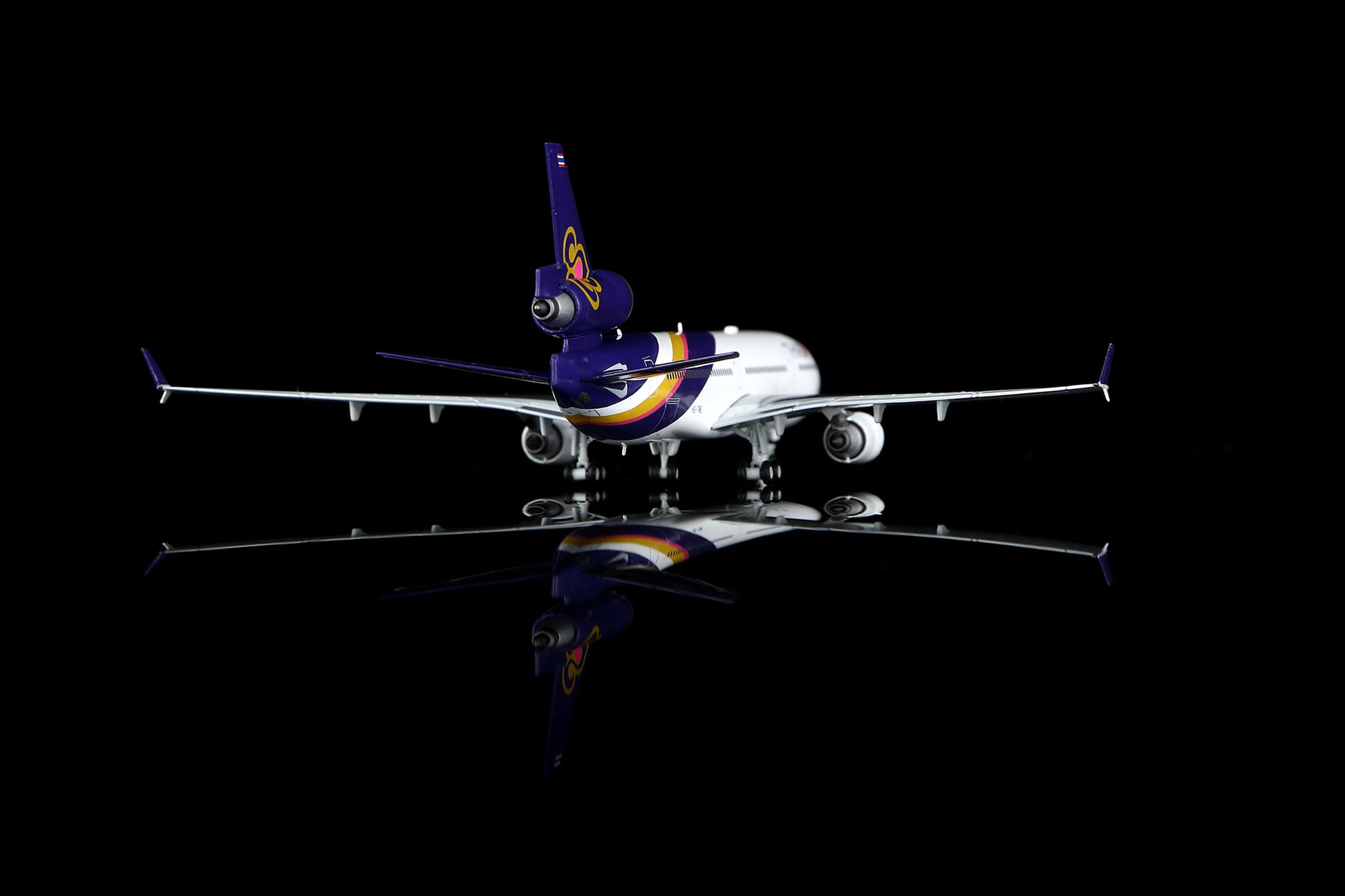 THAI Airways MD-11 HS-TME Standard Version image 7