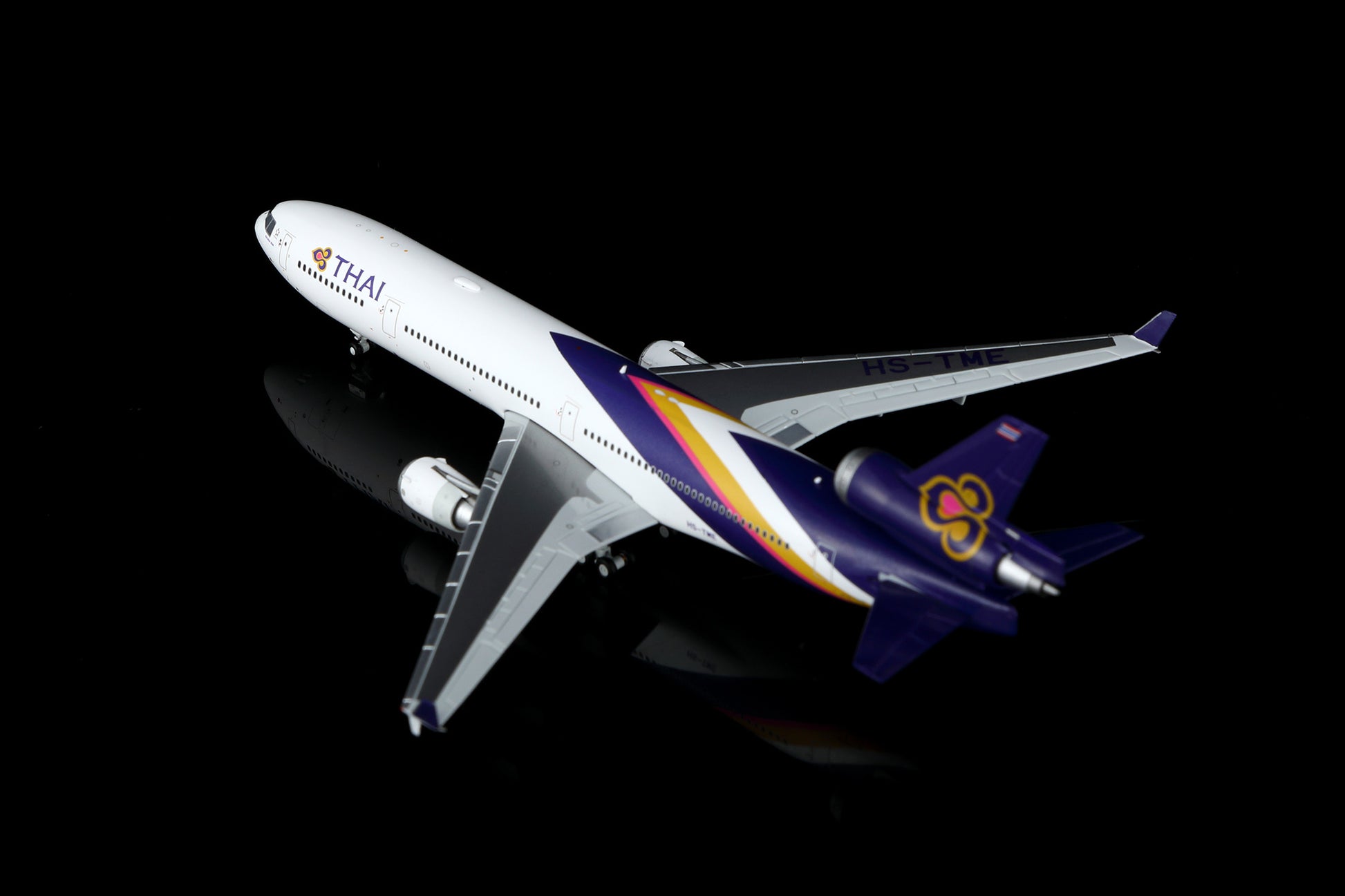 THAI Airways MD-11 HS-TME Standard Version image 8